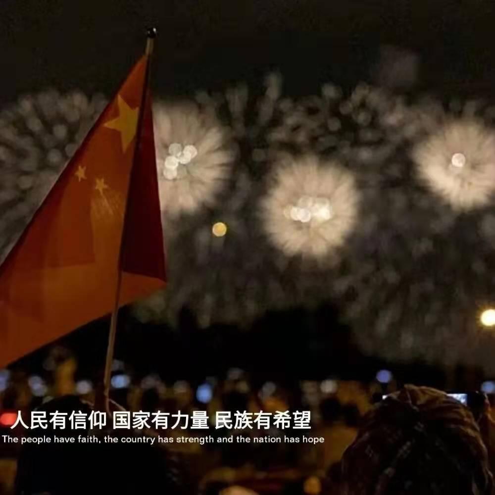 孩子喜欢啃手指，怎么办，手都肯破了？
